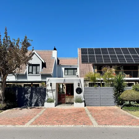 Pelican Lodge Guesthouse