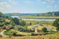 Gorgeous, Family Friendly Riverside Cottage in the Heart of Tamar River Valley