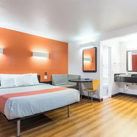 Motel 6 Riverside, CA - UCR East