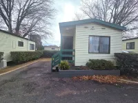 Canberra Holiday Village - Homestays