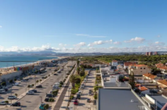 GuestReady - Deluxe home with terrace in Caparica