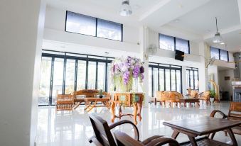 Iron Resort&Hotel