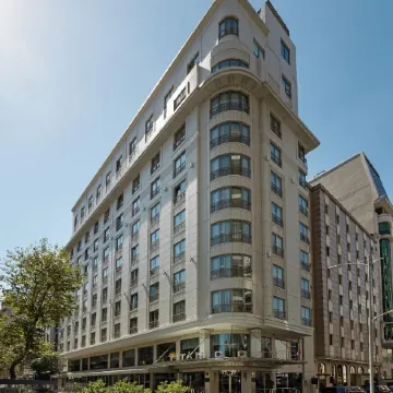 Titanic City Taksim Отели рядом с достопримечательностью «Долмабахче»