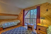 Secluded Johnsburg Retreat w/ Hot Tub & Fire Pit - 3 estrellas