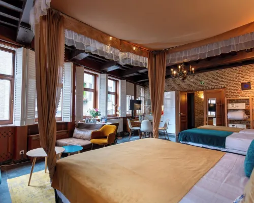 Charming Suites Jan Zonder Vrees Hôtels à proximité de : Le Steen
