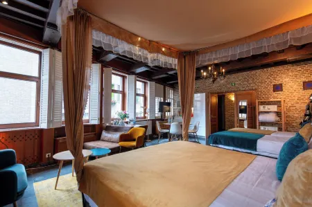 Charming Suites Jan Zonder Vrees Отели рядом со станцией Центральная станция Антверпена