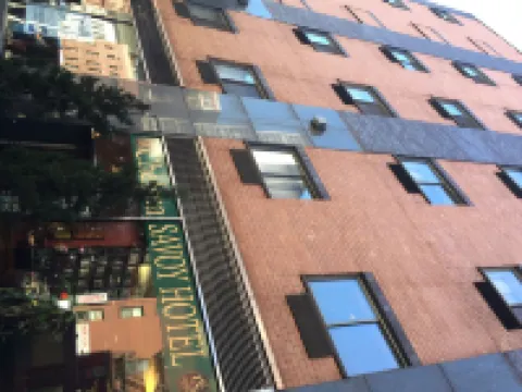 Chelsea Savoy Hotel Hôtels à proximité de : Jefferson Market Library