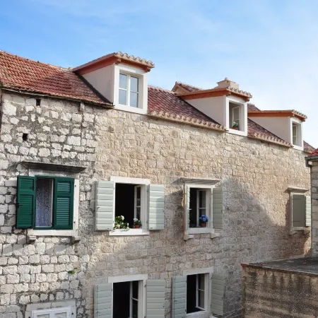 Villa Mama - Traditional Apartments in Omis, Free Parking