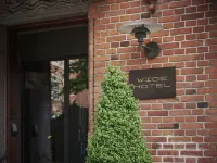 Wide Hotel Отели рядом с достопримечательностью «Стрëгет»