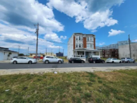 Seaside Suite-Newly Updated, Quick Walk to Casino