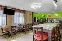 Quality Inn Grand Rapids Near Downtown - sarapan