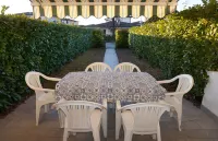 Cozy Villa with Private Garden - Beahost