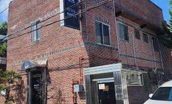 Changwon Masan Petit Hotel