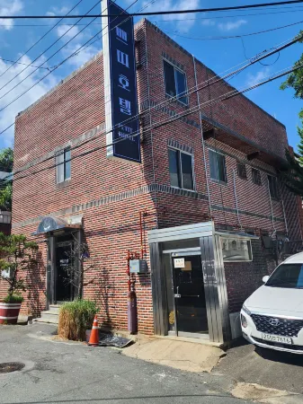 Changwon Masan Petit Hotel