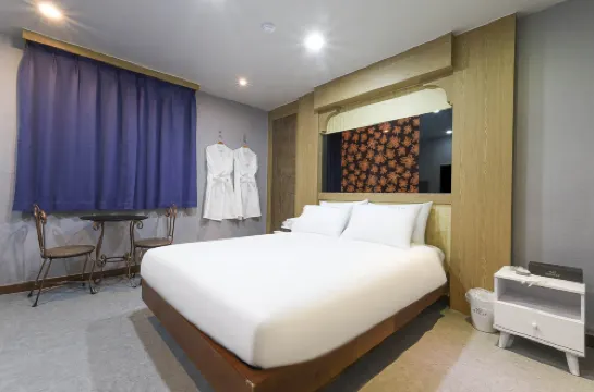 Hadong Hotel Moment H Plus