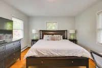 Train to Boston! Cozy Apartment in Winchester - Apartments