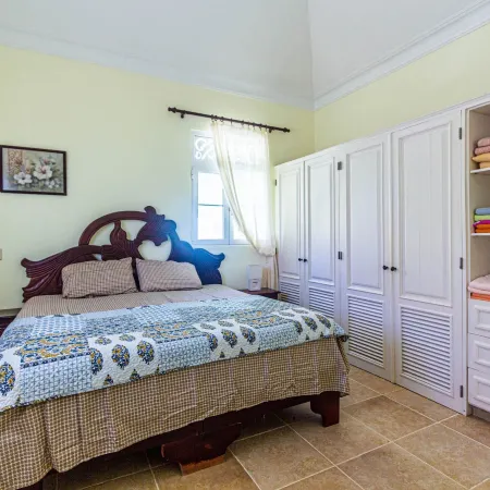 Affordable Apartment With Ocean View