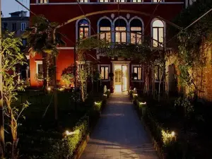 Ca' Nigra Lagoon Resort