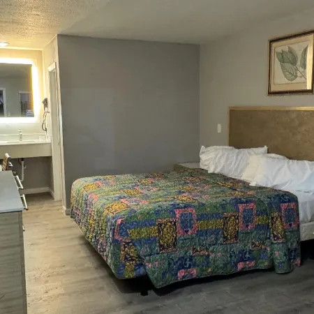 Pacific Express Inn