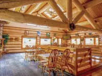 Bear's Claw Lodge Hotels in Cache Creek