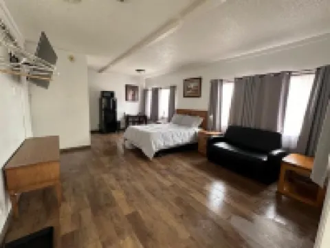 Bobbi's Classic Motel