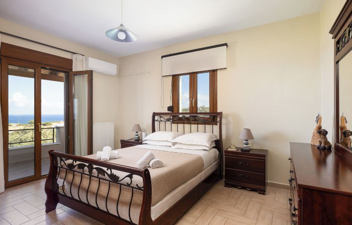 Villa Aris: A Serene Experience, 3BRs, Pool & BBQ