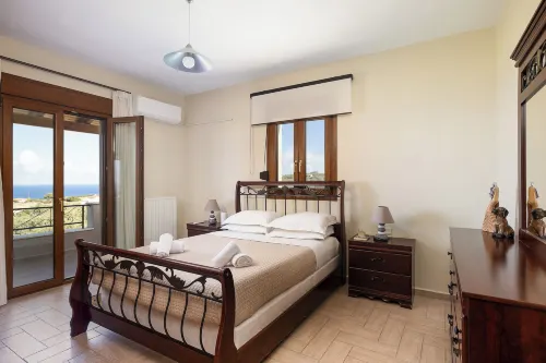 Villa Aris: A Serene Experience, 3BRs, Pool & BBQ