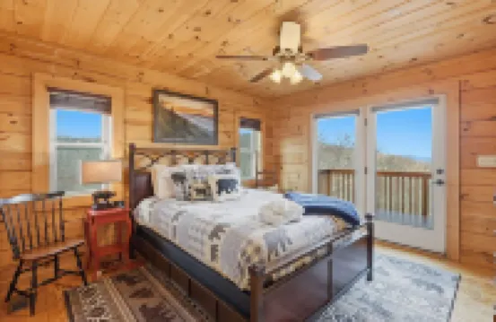Long Range Views + Serenity! 4 BR Cabin with Hot Tub, Game Room, Fire Pit!