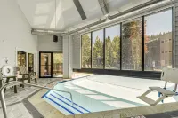 Chic Winter Park Studio w/ Community Hot Tub - 3-Star
