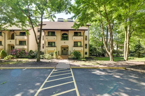 1 Mi to Big Boulder: Lakefront Unit w/ Pool Access - Fitnessstudio