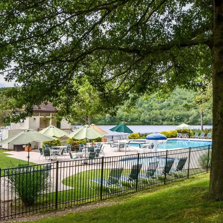 1 Mi to Big Boulder: Lakefront Unit w/ Pool Access