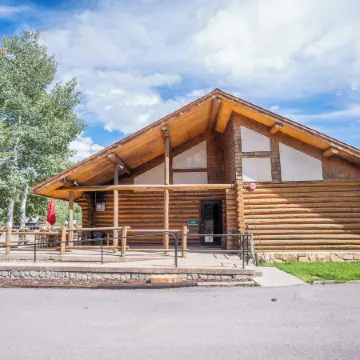 Daniels Summit Lodge