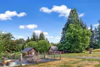 Cozy Ferndale Studio on 20-Acre Working Farm!