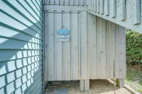 Charming Surf City Beach House - Walk to Ocean! - balcony