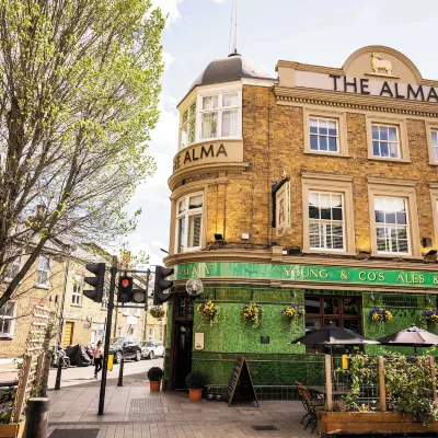 The Alma Hotel Отели рядом с достопримечательностью «Уондсворт»