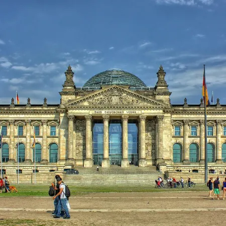 Garner Hotel BERLIN - GENDARMENMARKT by IHG Отели рядом с достопримечательностью «Торговый центр ALEXA»
