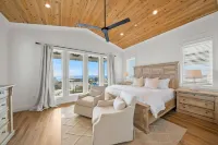 Summer Wind 7 Bedroom Home by RedAwning - Parking