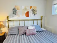 Nice Cozy Quiet House -2Tvs, Back Yard