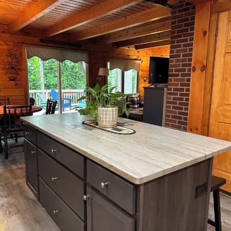 Modern, 2 King, 4 Bdrm Private Luxury Log Cabin, 5 Star, Family Friendly