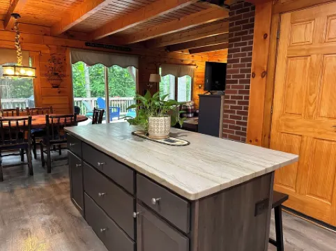 Modern, 2 King, 4 Bdrm Private Luxury Log Cabin, 5 Star, Family Friendly