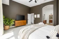 Gated Home With Pool Hot Tub - Balkoner