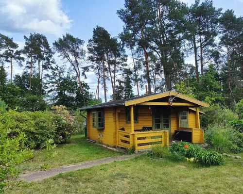 Vacation home "Im Wäldchen" near the lake for couples and families with pets Hotels in Templin