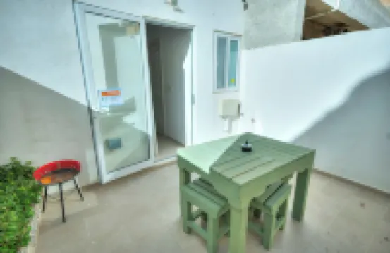 Seafront Sea View Maisonette with Yards