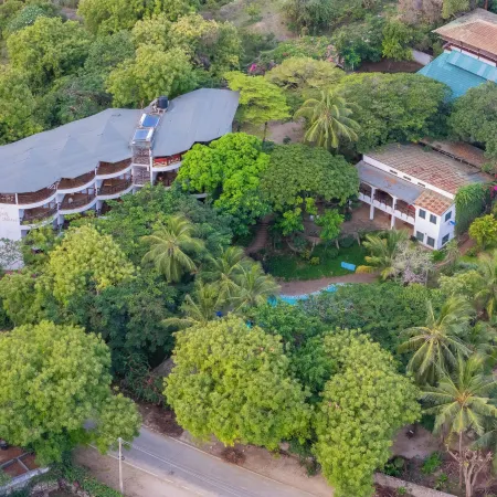 Silver Rock Hotel & Beachfront Apartments