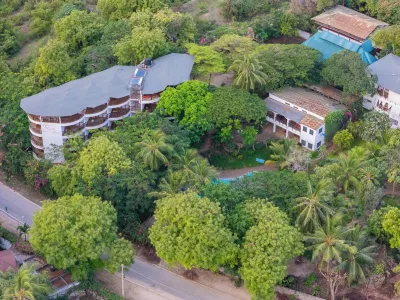 Silver Rock Hotel & Beachfront Apartments Hotels in 