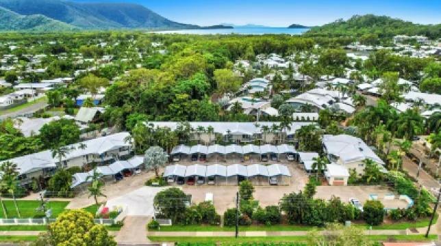 Trinity Beach Pacific Hotels near Trinity Beach