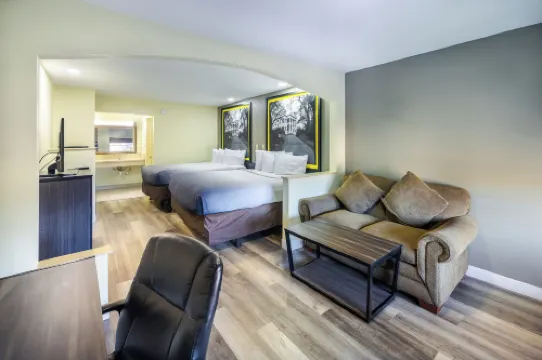 Super 8 by Wyndham Jackson MS