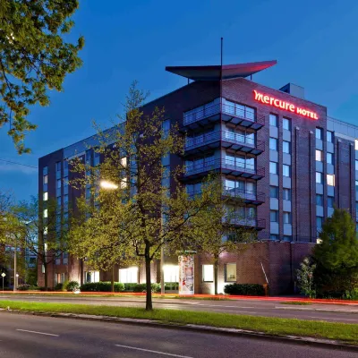 Mercure Hotel Hamburg am Volkspark Hotels near HSV Museum