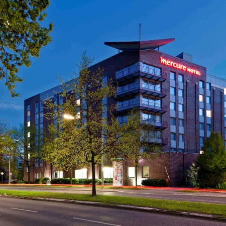 Mercure Hotel Hamburg am Volkspark Отели рядом с достопримечательностью «Нинштедтен»