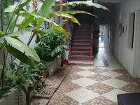 BELLA SOMBRA DOWNTOWN Hotels near Sir Barry Bowen Municipal Airport